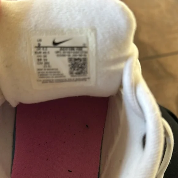 Nike Sneakers - Picture 6 of 8